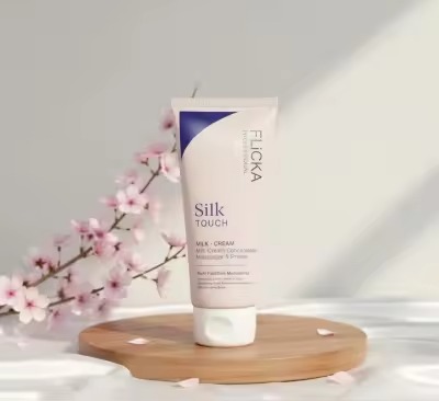 FLiCKA Silk Touch 3‑in‑1 Moisturizer & PrimerHydrates and nourishes skinLightweight, long‑lasting formulaMinimizes pores for a smooth finishDermatologically tested – safe for all skin types - Image 4